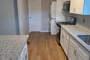 126 Tremont St, Ansonia, CT 06401 - Photo 9