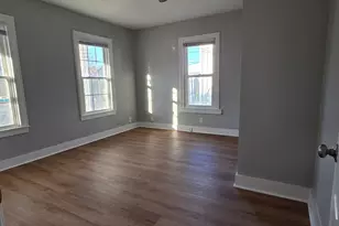 126 Tremont St, Ansonia, CT 06401 - Photo 11