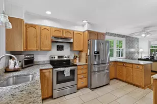 198 Grassy Hill Rd, East Lyme, CT 06333 - Photo 7