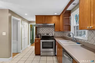 7 Grimes Brook Pl, Simsbury, CT 06070 - Photo 7