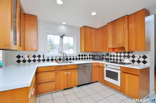 28 Great Pond Rd, Simsbury, CT 06070 - Photo 19