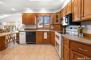 41 Buckland St, Wolcott, CT 06716 - Photo 11