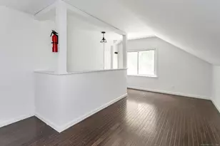 124 Minturn Pl, Bridgeport, CT 06606 - Photo 13