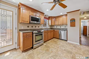 59 Cross Dr, East Hartford, CT 06118 - Photo 9