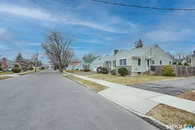 523 West Jackson Avenue, Bridgeport, CT 06604 - Photo 39