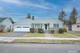 523 W Jackson Ave, Bridgeport, CT 06604 - Photo 3