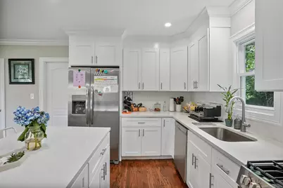 75 Hemlock Street, Bridgeport, CT 06605 - Photo 5