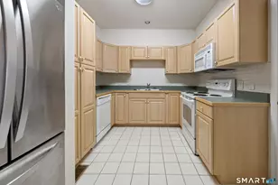 124 Southwick Ct, Cheshire, CT 06410 - Photo 3