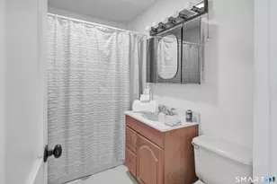 669 Queen St, Bridgeport, CT 06606 - Photo 11