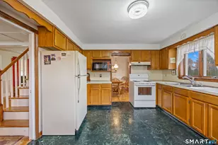 166 Ridge Rd, Middletown, CT 06457 - Photo 7