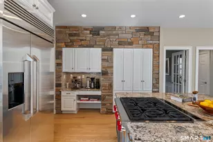 1197 Neipsic Rd, Glastonbury, CT 06033 - Photo 9