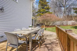 26 Taylor Pl, Fairfield, CT 06890 - Photo 29