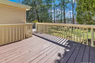 107 Broadway, Trumbull, CT 06611 - Photo 27