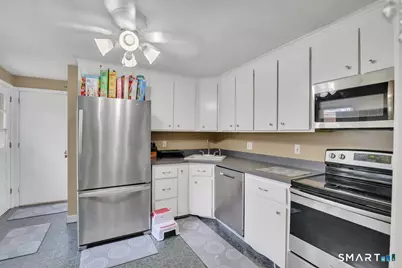 558 Oak Street, East Hartford, CT 06118 - Photo 5