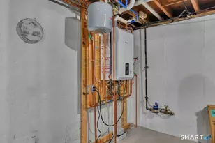 558 Oak St, East Hartford, CT 06118 - Photo 21