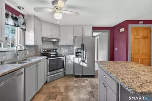 32 Garvan St, Newington, CT 06111 - Photo 9