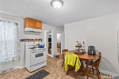 148 Pleasant Street, Enfield, CT 06082 - Photo 9