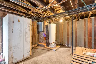 97 Pleasant St, Enfield, CT 06082 - Photo 17