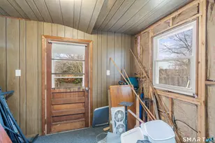 97 Pleasant St, Enfield, CT 06082 - Photo 15