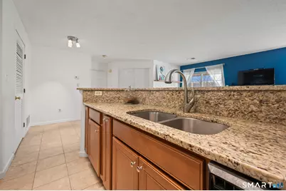 1 Forest Glen Circle #11, Middletown, CT 06457 - Photo 5