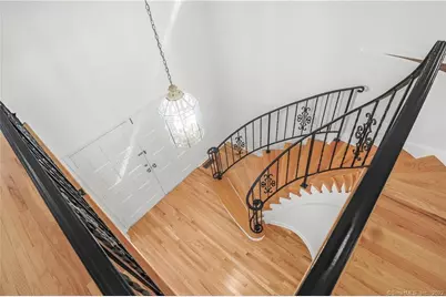 35 Jordan Lane, Stamford, CT 06903 - Photo 7