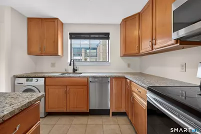 181 Loomis Drive #APT 140, West Hartford, CT 06107 - Photo 5