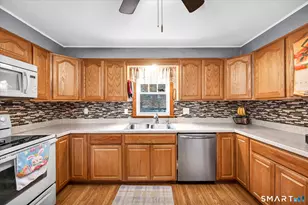 30 Clinton Pl, Wallingford, CT 06492 - Photo 13