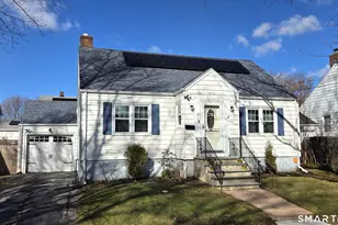 39 Winfield Dr, Stratford, CT 06615 - Photo 1