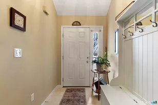 177 Julia Ct, Newtown, CT 06482 - Photo 3