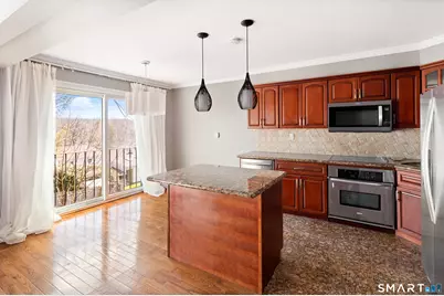 201 Highview Avenue #C2, Stamford, CT 06907 - Photo 5