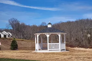 100 Mulholland Wy, North Haven, CT 06473 - Photo 31