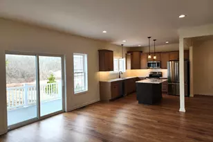 102 Mulholland Wy, North Haven, CT 06473 - Photo 7