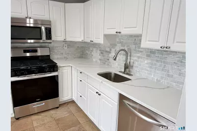9 Watch Hill Circle #9, Cromwell, CT 06416 - Photo 3