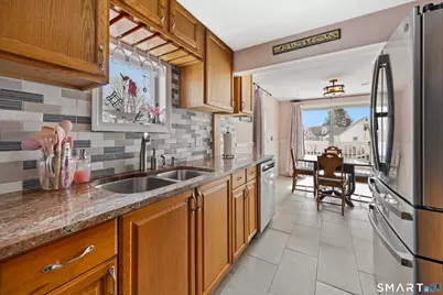 12 Elm Court, East Haven, CT 06512 - Photo 9