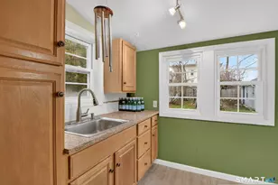 41 Grove Pl, West Haven, CT 06516 - Photo 15