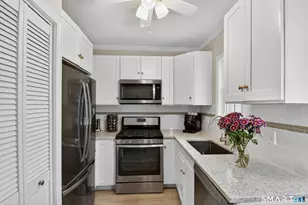 41 Grove Pl, West Haven, CT 06516 - Photo 11