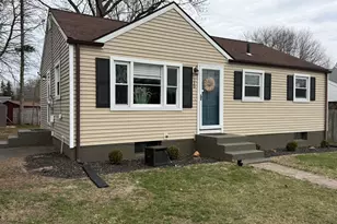 130 Round Hill Rd, Meriden, CT 06450 - Photo 3