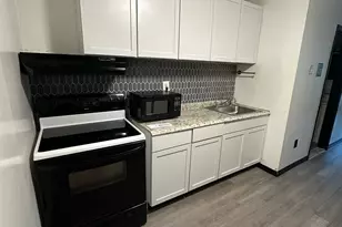 1660 E Main St, Waterbury, CT 06705 - Photo 9