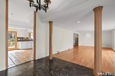 9 Juniper Lane, West Hartford, CT 06117 - Photo 5