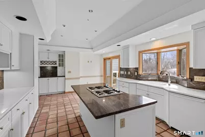 9 Juniper Lane, West Hartford, CT 06117 - Photo 11
