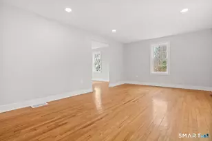 202 Hogan Rd, Hamden, CT 06518 - Photo 9