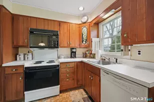 2 Redbird Ln, Norwalk, CT 06854 - Photo 7