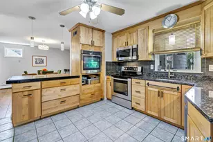 8 Koger Rd, Trumbull, CT 06611 - Photo 9