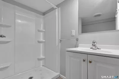382 Vine Street, Hartford, CT 06112 - Photo 21