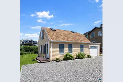 42 Noble Avenue, Groton, CT 06340 - Photo 1