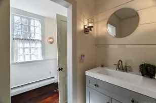 1696 Main St, Glastonbury, CT 06033 - Photo 17