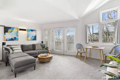 3250 Fairfield Avenue #APT 302, Bridgeport, CT 06605 - Photo 1