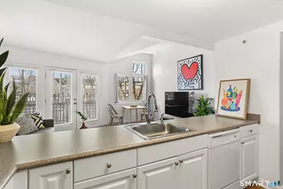 3250 Fairfield Avenue #APT 302, Bridgeport, CT 06605 - Photo 7