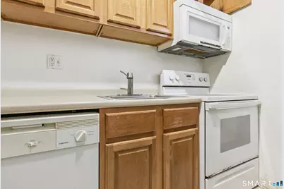 24 Merrill Street #APT D1, Hartford, CT 06106 - Photo 3