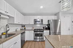25 Adams Ave, Stamford, CT 06902 - Photo 7